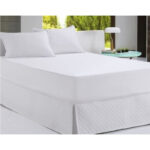 Cama com protetor de colchão
